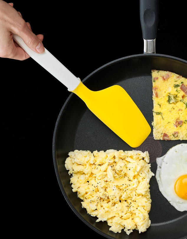 Joseph Joseph - Elevate™ Egg Spatula with Integrated Tool Rest