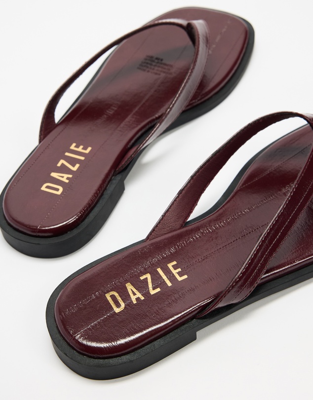 Dazie - Violet Thongs