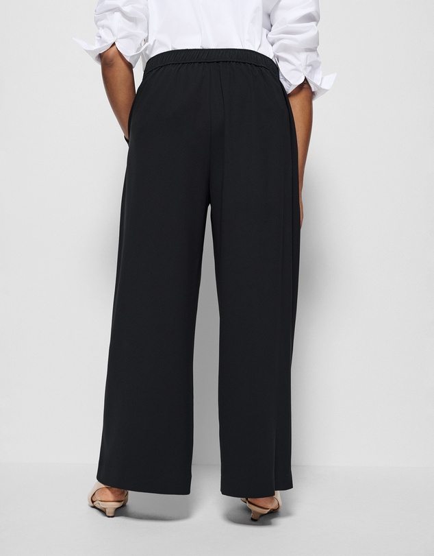 Commonry - The Draped Leg Crepe Trouser