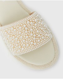 Betts - Apollo Pearl Embellished Slides