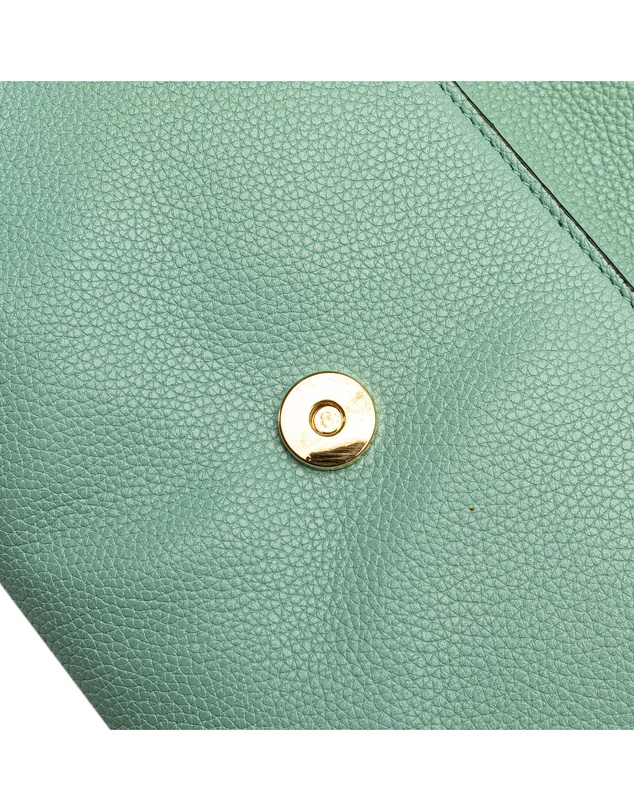 Pre-Loved by Azura Reborn - Pre-Loved gucci Elegant Shoulder Bag with Chain Strap and Flap Closure