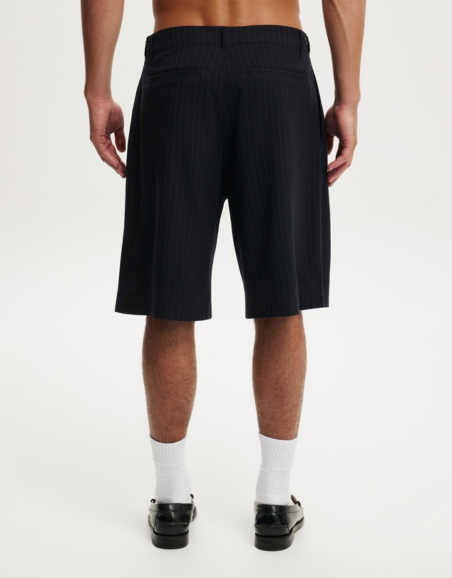 Cotton On - Super Baggy Pleated Short