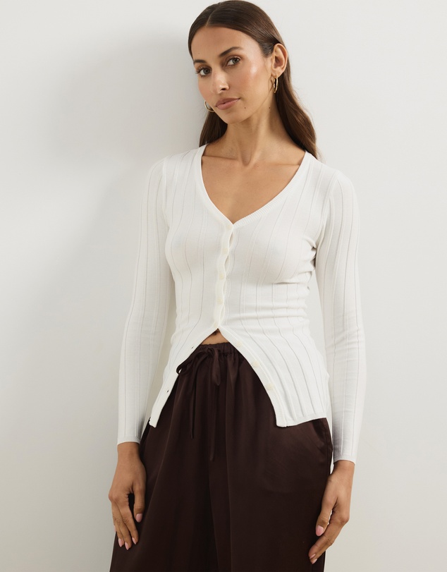 Atmos&Here - Mina V-Neck Knitted Top