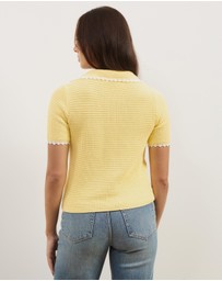 Atmos&Here - Issa Short Sleeve V-Neck Knit Polo with Contrast Trim