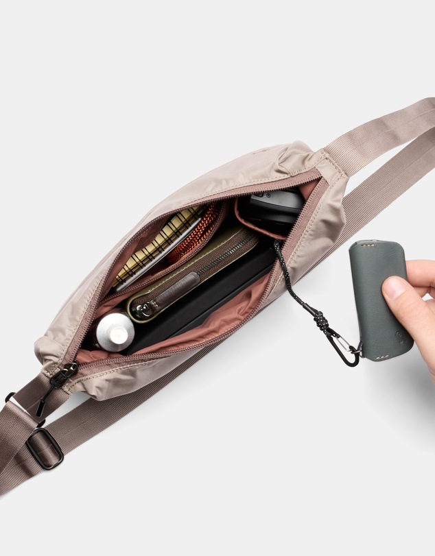 Bellroy - Laneway Crescent Bag 2.5L