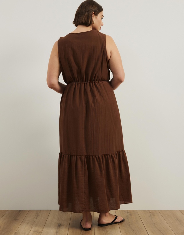 Atmos&Here Curvy - Verity Tiered V Neck Maxi Dress