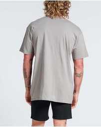 Vacancy Co - Hibiscus Tee