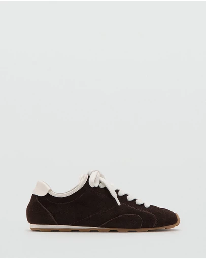 M.N.G - Poly Trainers