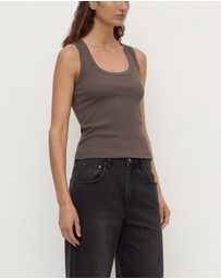 Assembly Label - Robyn Scoop Neck Tank