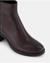 Shelly Shen - Elect Boots