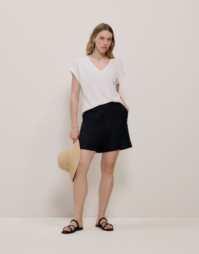 Trenery - Linen Cotton V Neck T-shirt in White