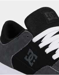DC Shoes - Mens Onyx S WM Skate Shoes