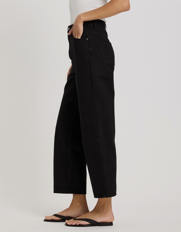 Atmos&Here - Milla Straight Leg Jeans