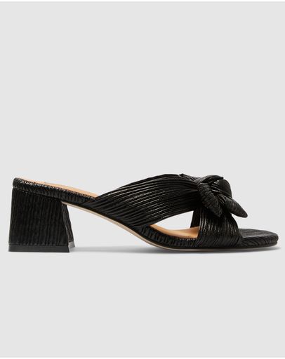 BLACK PLEAT