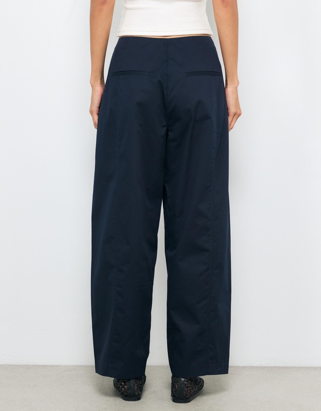 AERE - Organic Cotton Barrel Leg Trousers