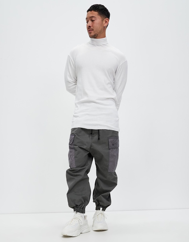Surrounded By Ghosts - The Atacamite Slim Rib Knit Turtle Neck T-Shirt