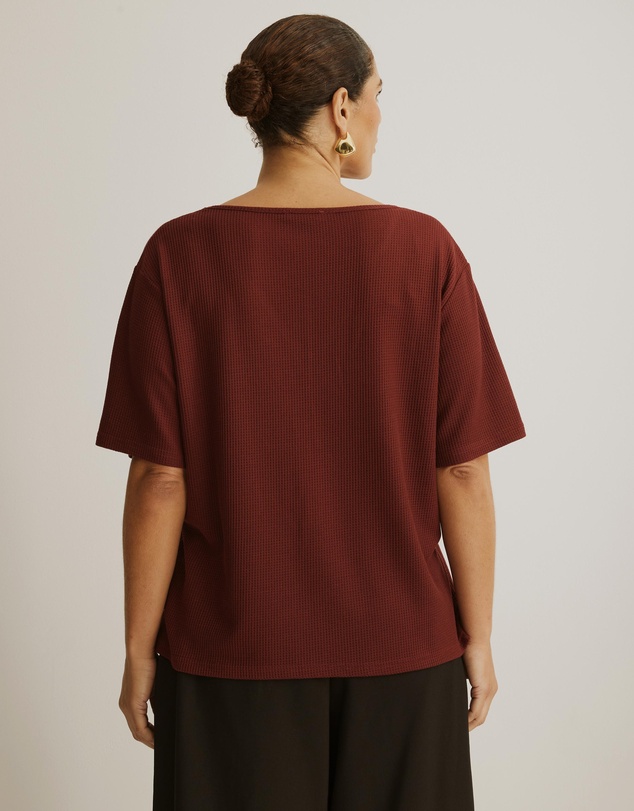 Atmos&Here Curvy - Sasha Waffle V-Neck Tee