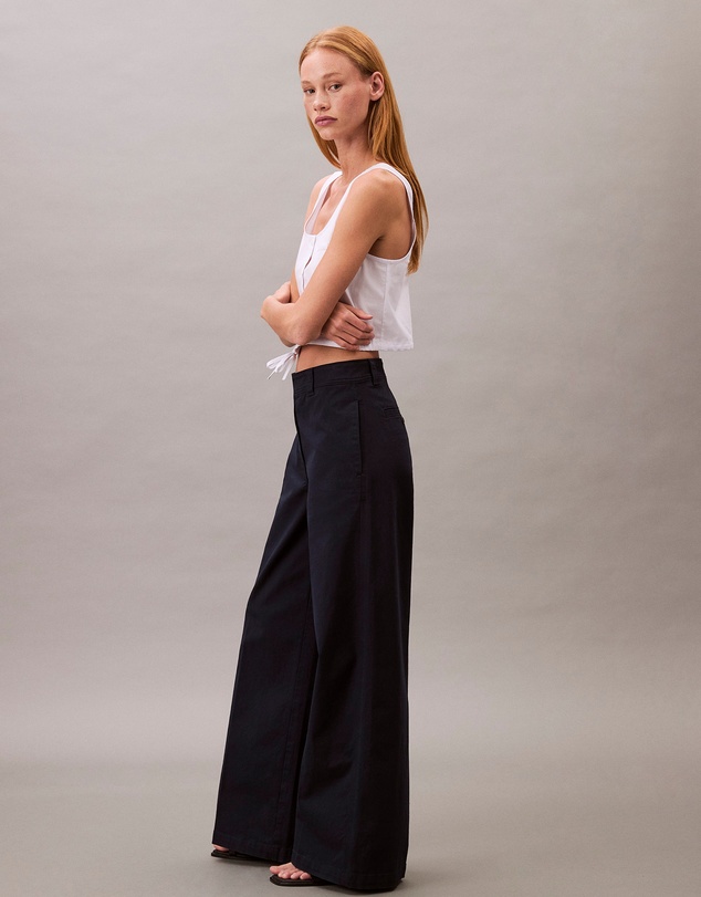 Calvin Klein - Relaxed Straight Chino Pants