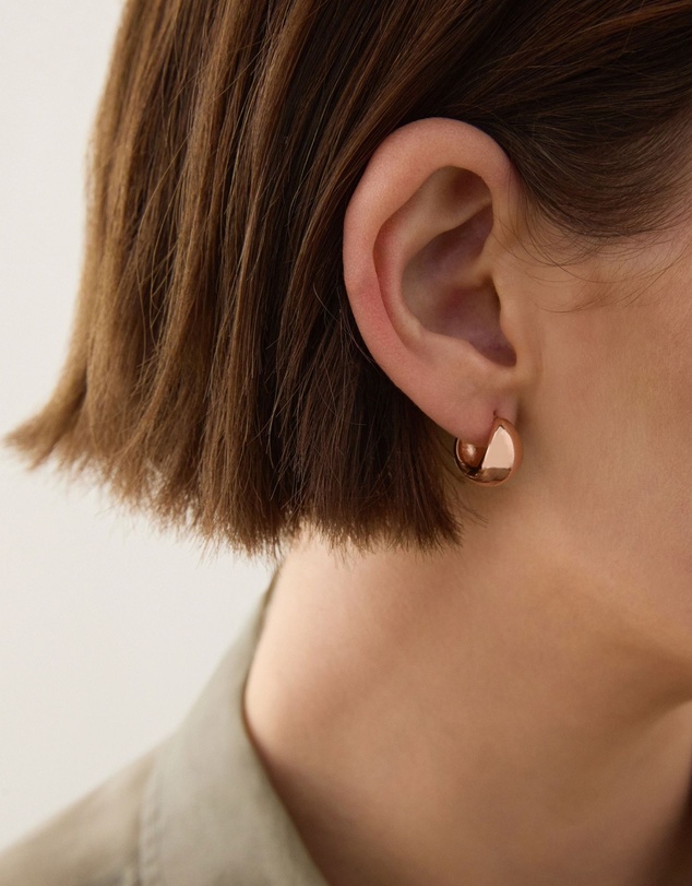 Najo - La Muse Rose Gold Huggie Earrings
