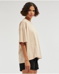 Amelius - Leah Boyfriend Tee
