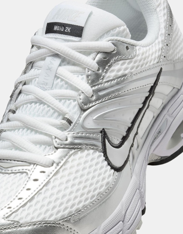 Nike - Air Max Moto 2K - Women's