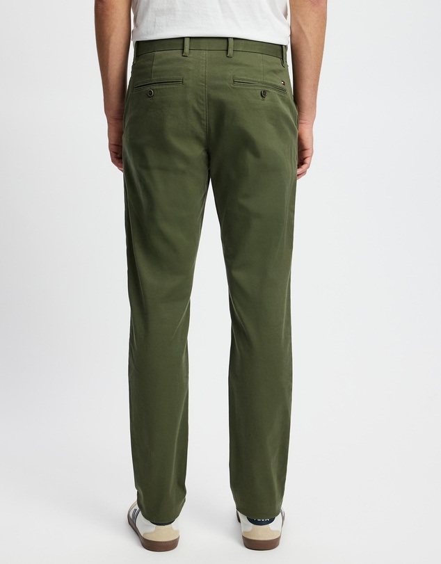Tommy Hilfiger - 1985 Essential Bleecker Slim Fit Chinos