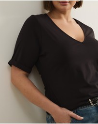 Atmos&Here Curvy - Deep V-Neck T-Shirt