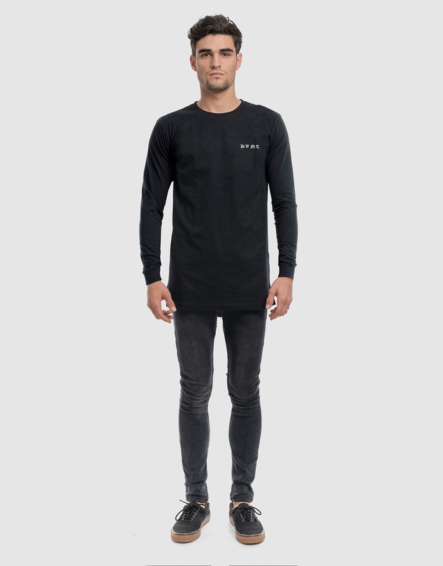 DVNT - Saxon Embroidery Long Sleeve Tee