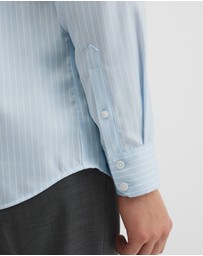 Country Road - Slim Fit Pinstripe Travel Shirt