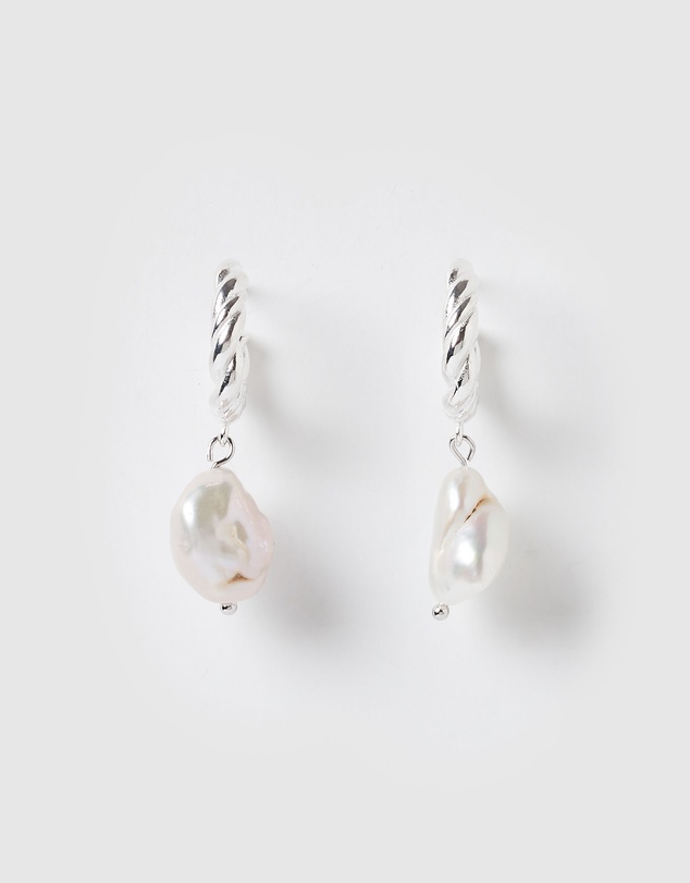 Izoa - Darling Earrings
