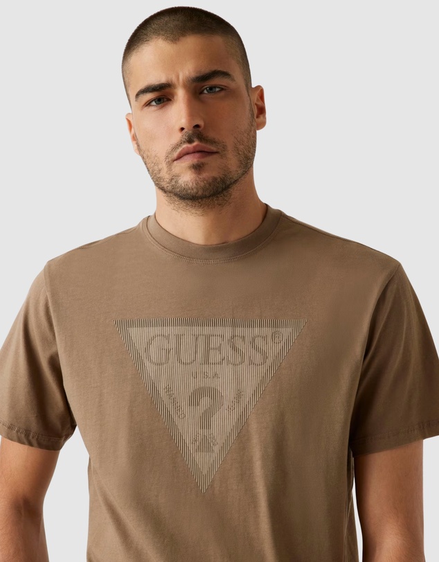 GUESS - Triangle Logo T-shirt