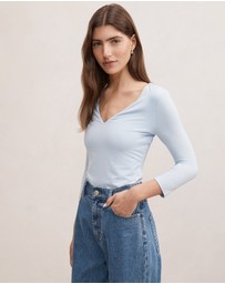 Forever New - Tia V Neck 3/4 Sleeves Top