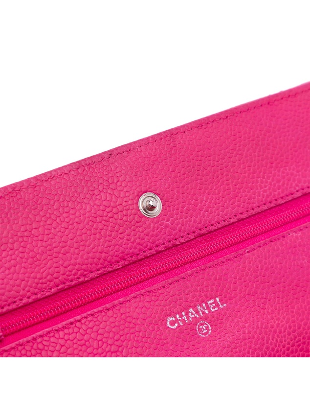 Pre-Loved by Azura Reborn - Pre-Loved Classic Caviar Wallet On Chain