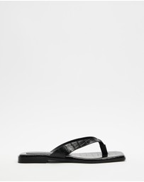 Atmos&Here - Capri Textured Square Toe Leather Thong Sandals