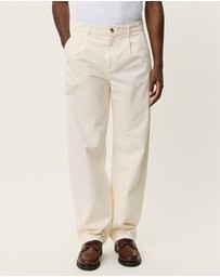 Les Deux - Romeo Pleated Chino Pants