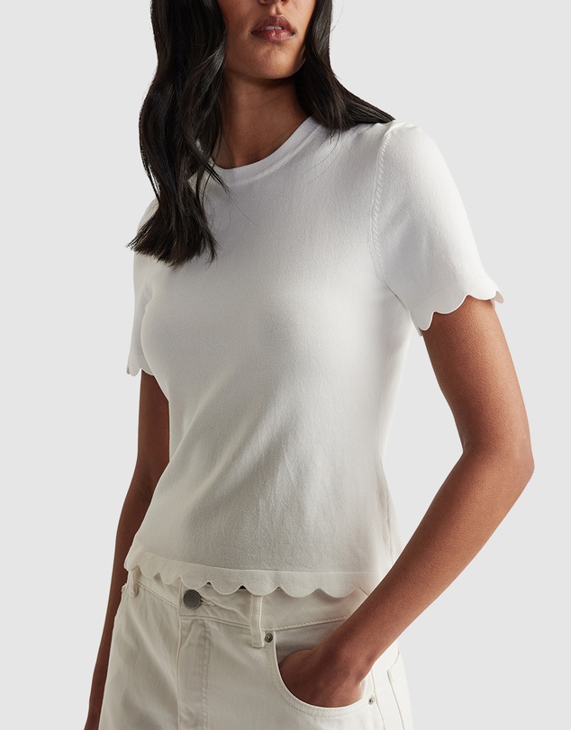 Decjuba - Kai Scallop Edge Tee