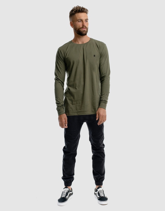 DVNT - Classic Embroidery Long Sleeve Tee