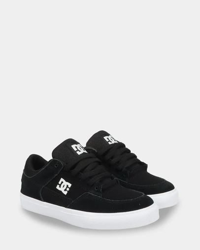 DC Shoes - Boys 8 to 16 Onyx Skate Shoes