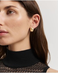 Country Road - Oval Huggie Earring
