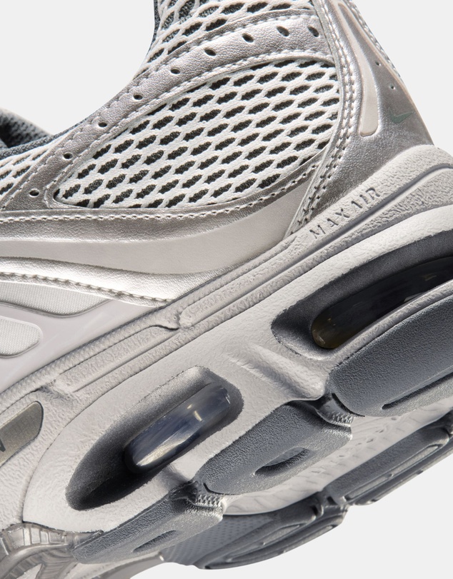 Nike - Nike Air Max Moto 2K - Men's