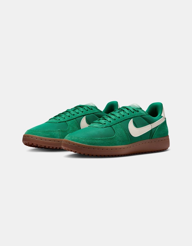 Nike - Field General SE - Women's