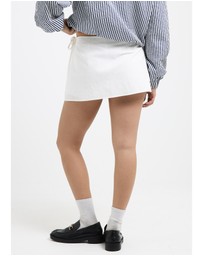 Subtitled - Kay Skort