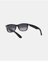 Ray-Ban - New Wayfarer Classic Polarised RB2132