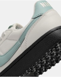 Nike - Field General - Women's