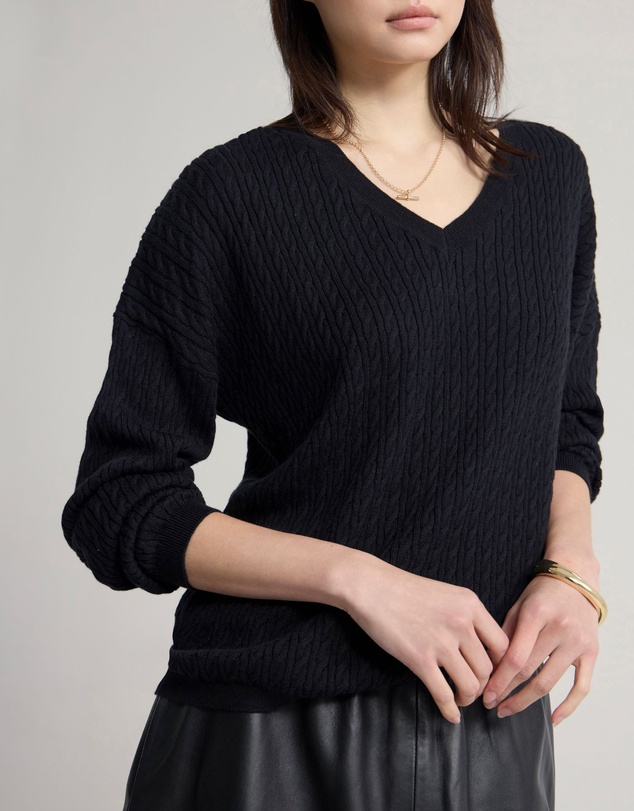 Oxford - Drew Cable V-Neck Knit