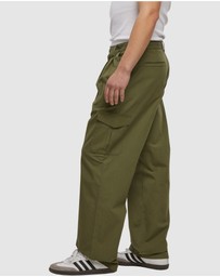 Urban Classics - Wide Pleated Cargo Pants - Light Olive