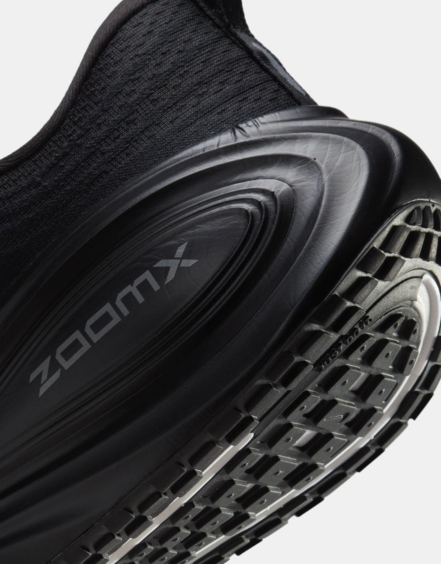 Nike - Nike Vomero Plus - Men's
