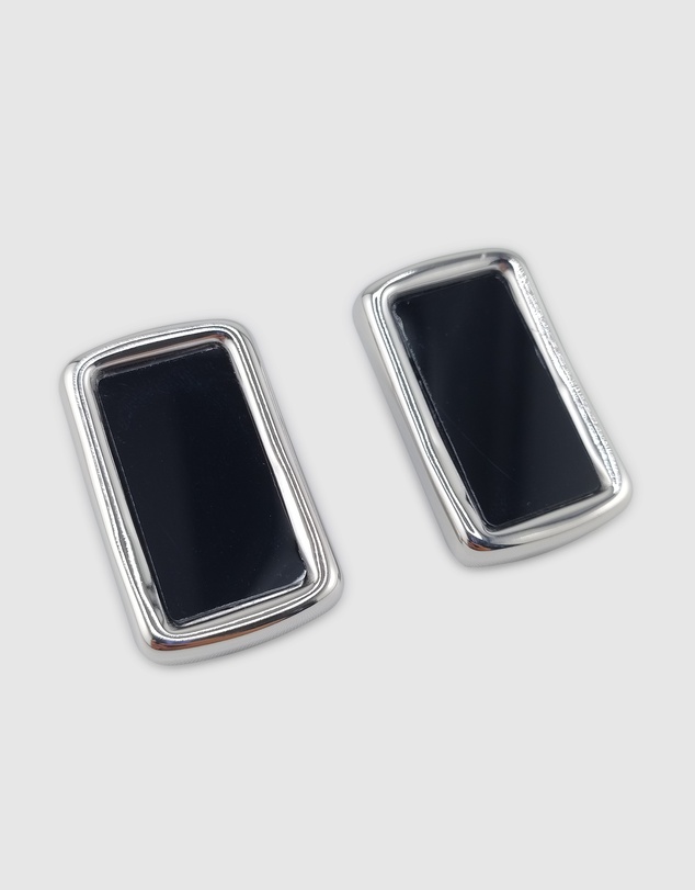 Izoa - Iris Stud Earrings