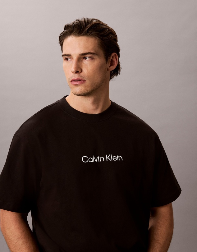 Calvin Klein - Standard Logo Relaxed Tee