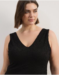 Atmos&Here Curvy - Nessi V-Neck Lace Midi Dress